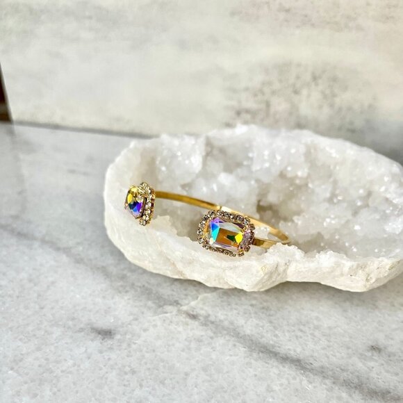 Handcrafted Sparkling Iridescent Octagon Crystal Rivoli Rhinestone Cuff Bracelet - Picture 2 of 8